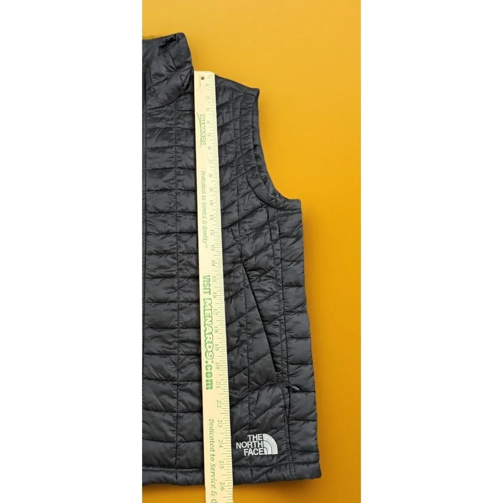 The North Face ThermoBall Trekker Vest Small Quilted Puffer Black Men's nf0a3lhd